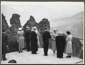 1954 Royal visit to Echo Point, NSW State Library
